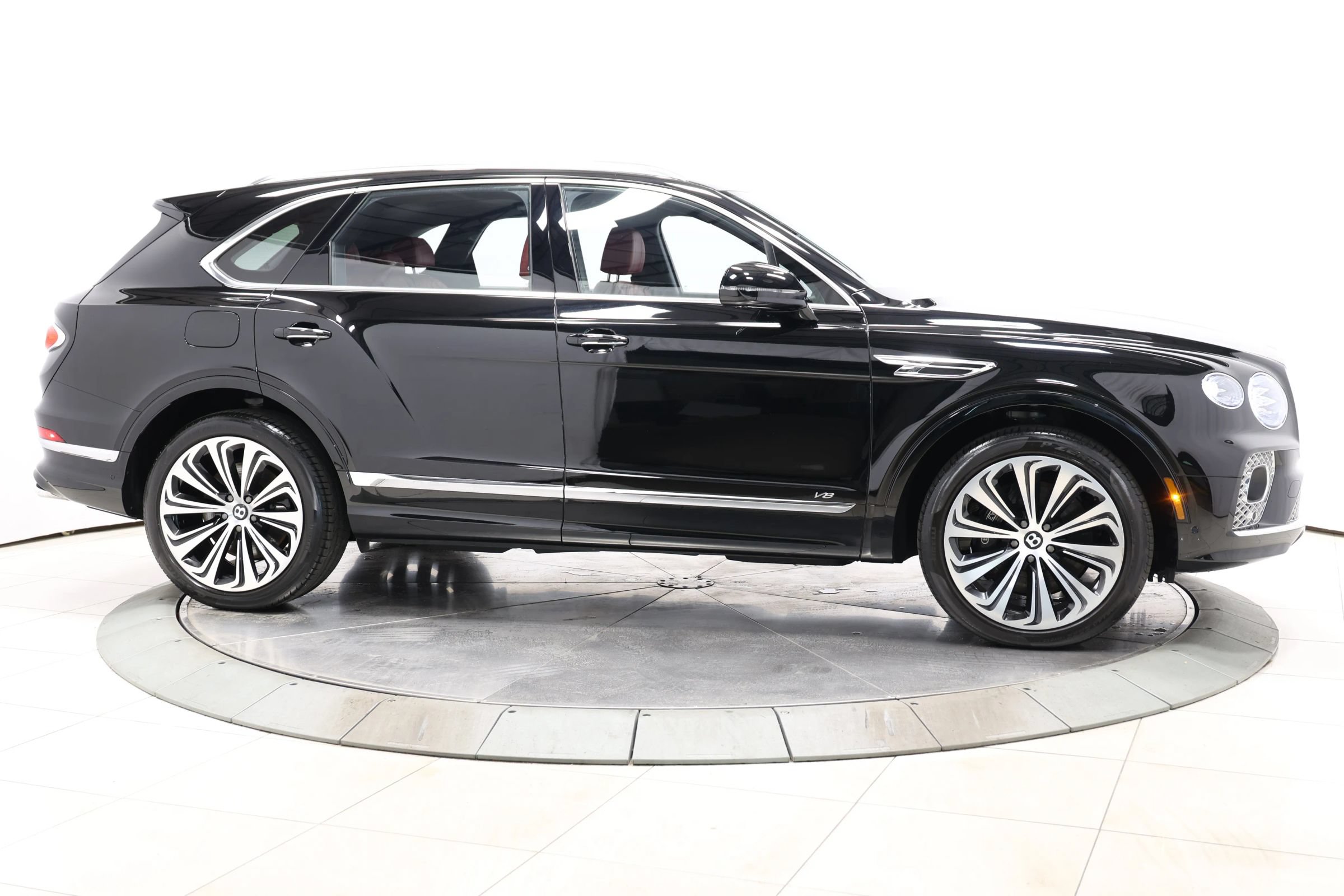 Used 2022 Bentley Bentayga AWD/4WD image 80