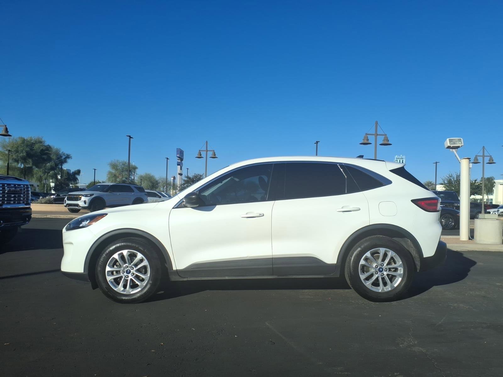 Certified 2022 Ford Escape SE image 3