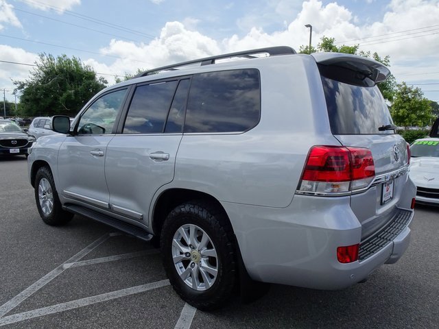 Used 2017 Toyota Land Cruiser image 6
