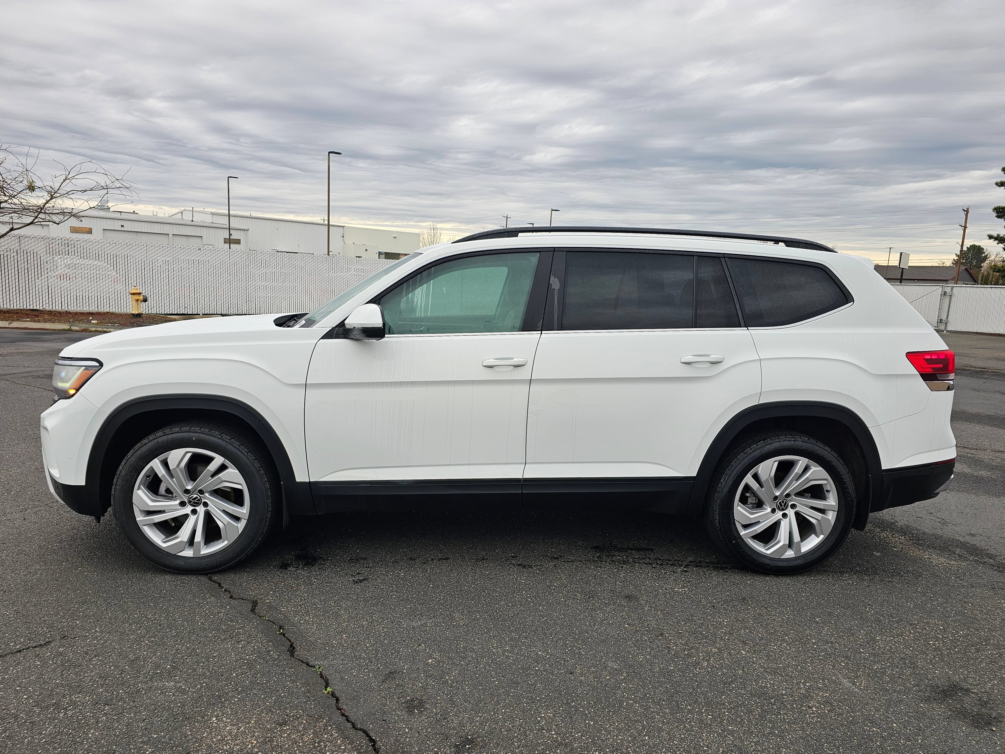 Used 2023 Volkswagen Atlas SE AWD/4WD image 36