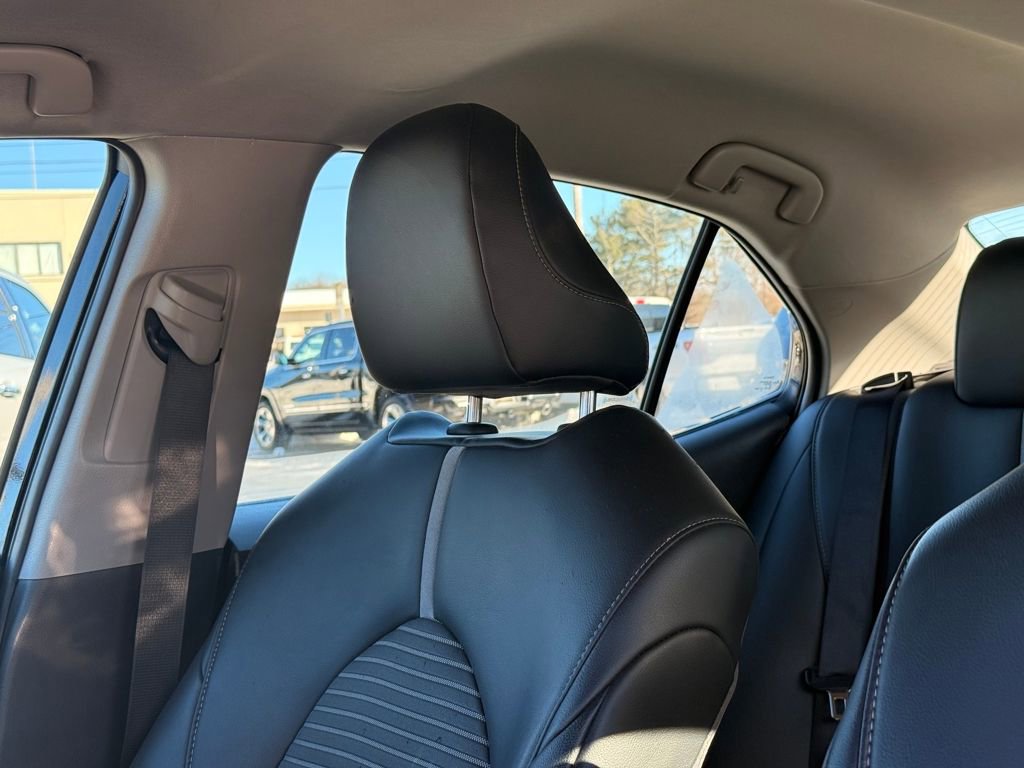 Used 2020 Toyota Camry SE image 25