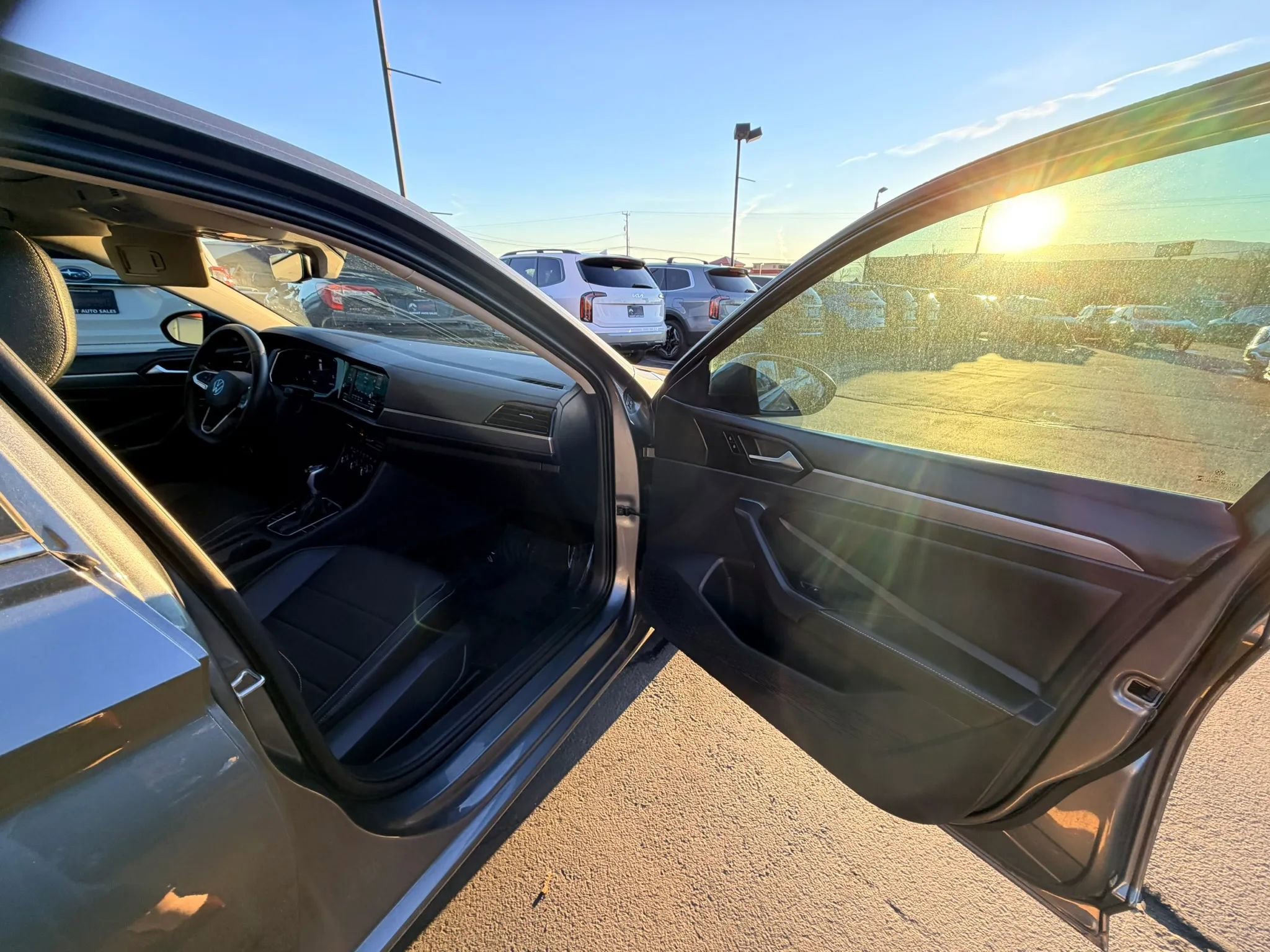 Used 2023 Volkswagen Jetta SE image 26