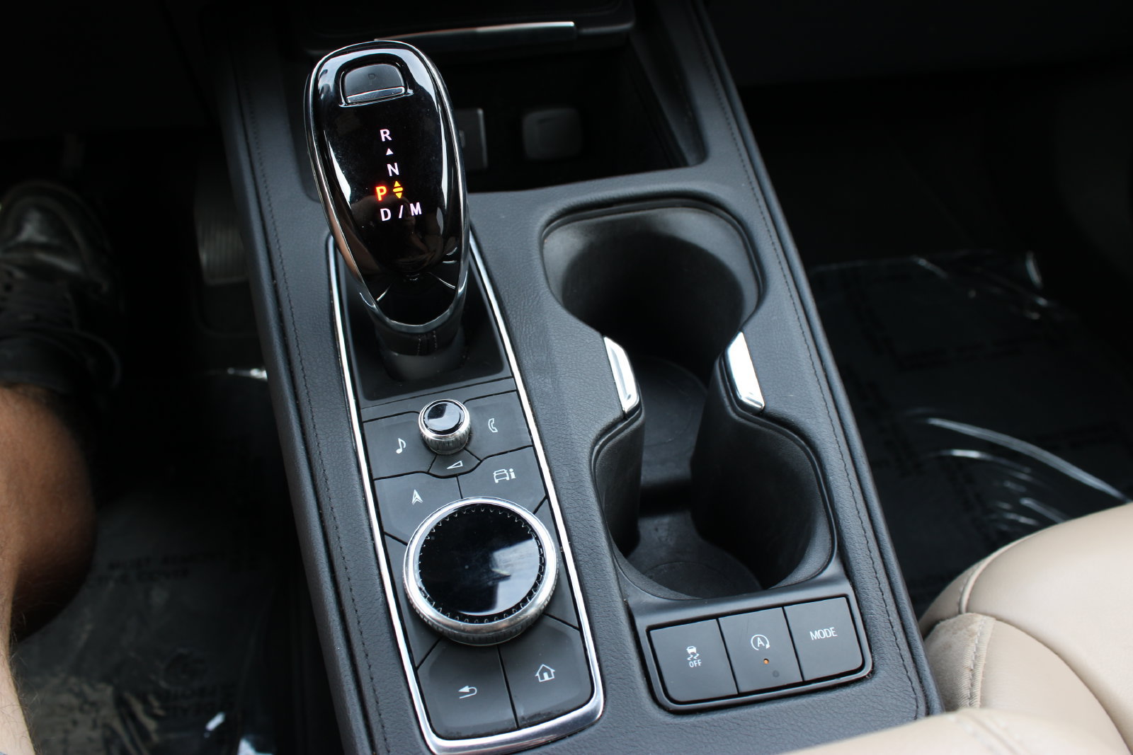 Used 2025 Cadillac XT4 Premium Luxury FWD image 19