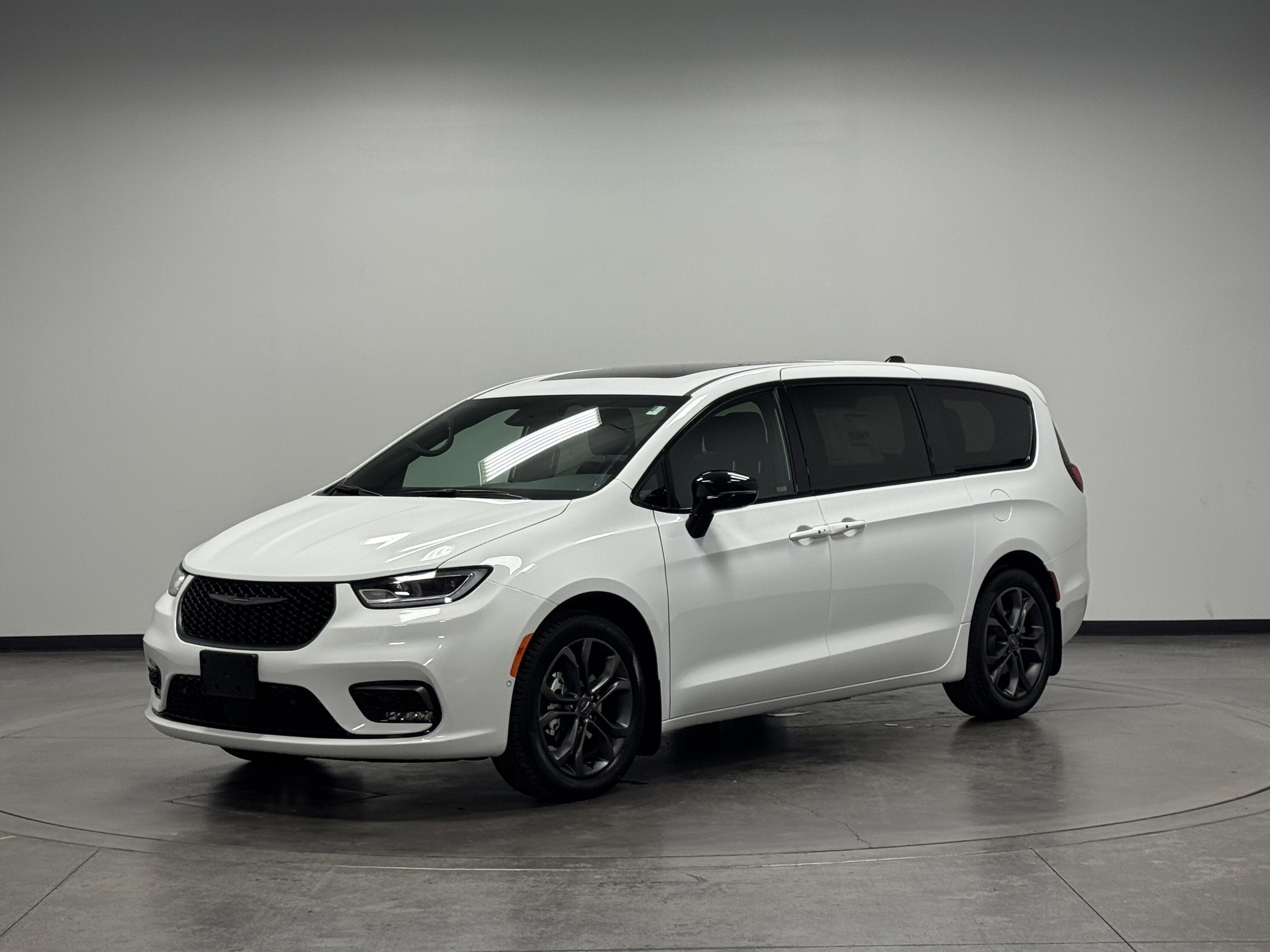New 2026 Chrysler Pacifica Select FWD image 4