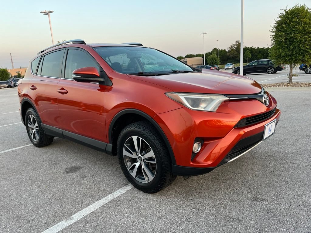 Used 2016 Toyota RAV4 XLE FWD image 3