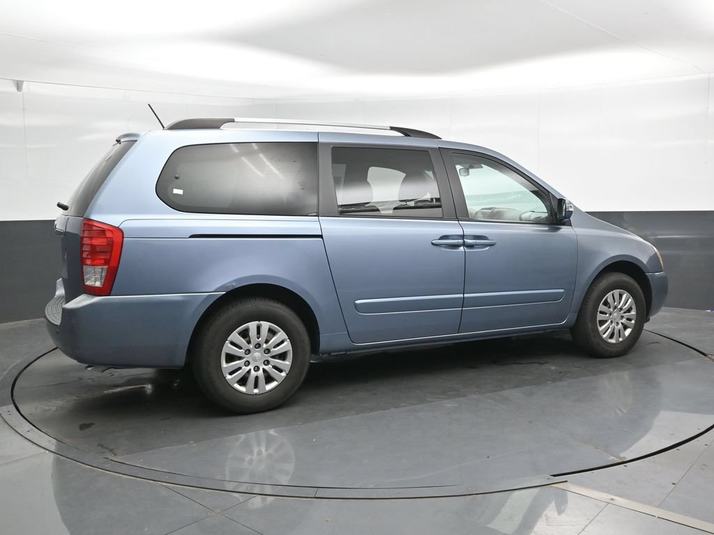 Used 2012 Kia Sedona LX FWD image 2