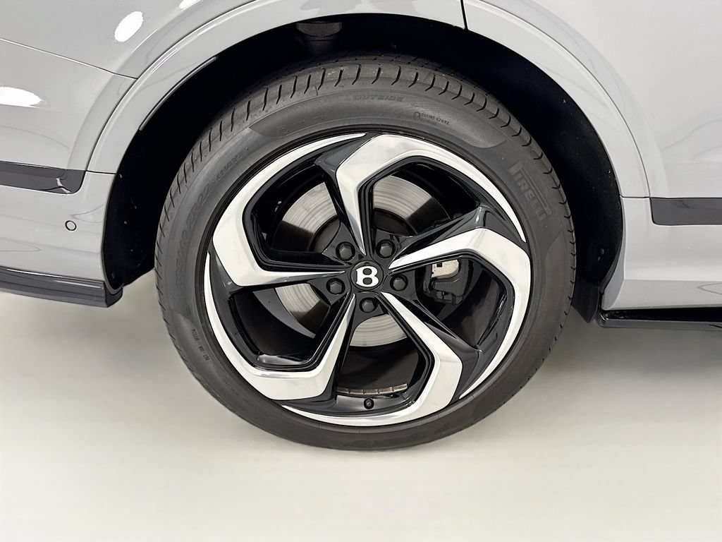 Certified 2023 Bentley Bentayga AWD/4WD image 31