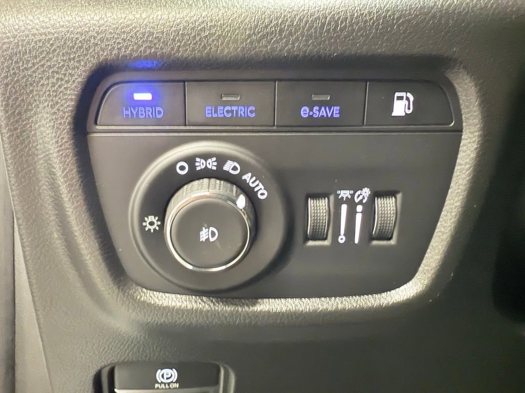 Used 2023 Jeep Grand Cherokee Trailhawk w/ Advanced Protech Group II image 60