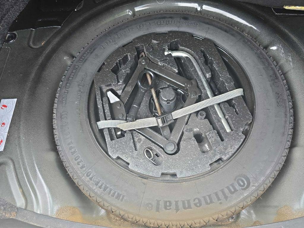 Used 2012 Volkswagen Beetle 2.0T image 25