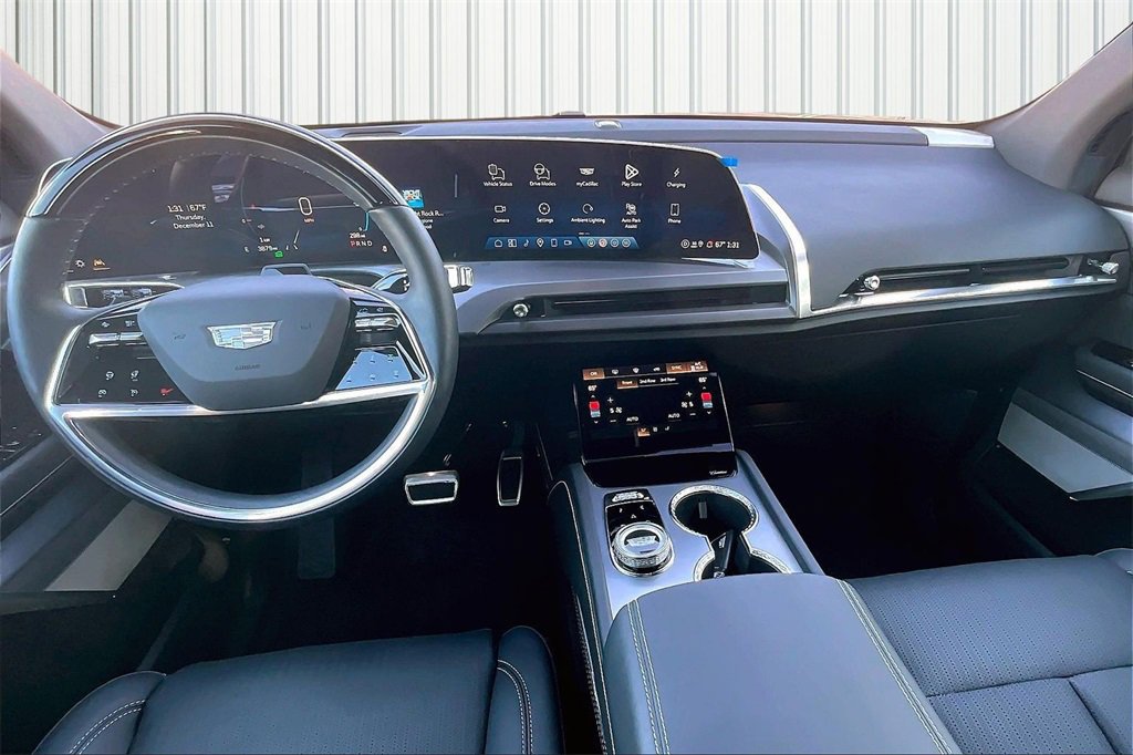 Used 2026 Cadillac Vistiq Sport image 6