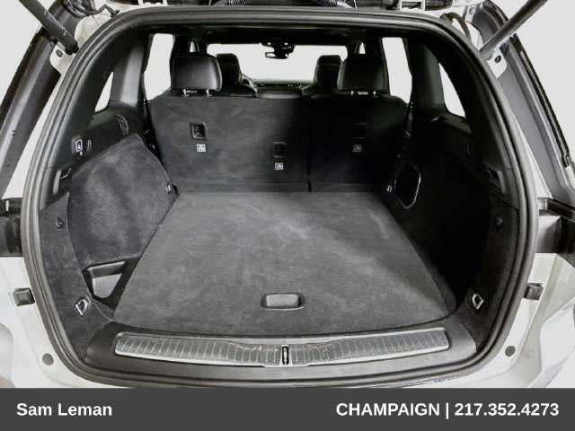 Used 2024 Jeep Grand Cherokee Overland w/ Luxury Tech Group IV AWD/4WD image 27