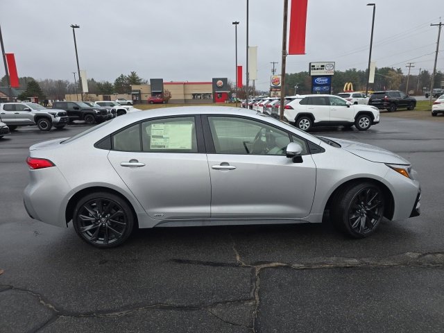 New 2026 Toyota Corolla SE image 2