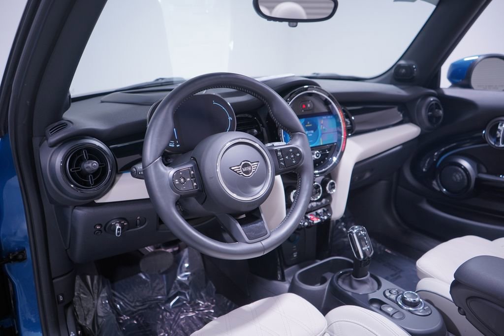 Used 2022 MINI Cooper Convertible w/ Driver Assistance Package FWD image 10