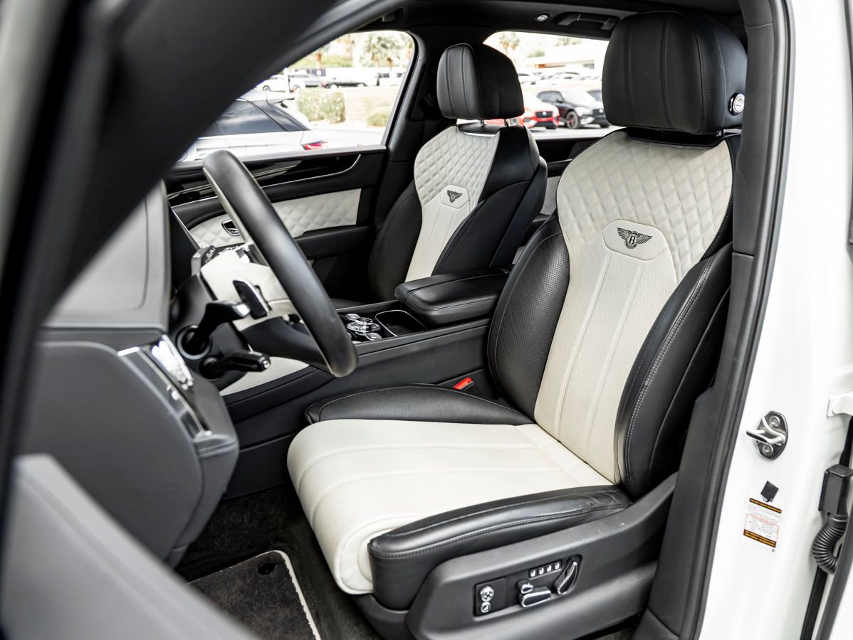 Used 2022 Bentley Bentayga AWD/4WD image 17