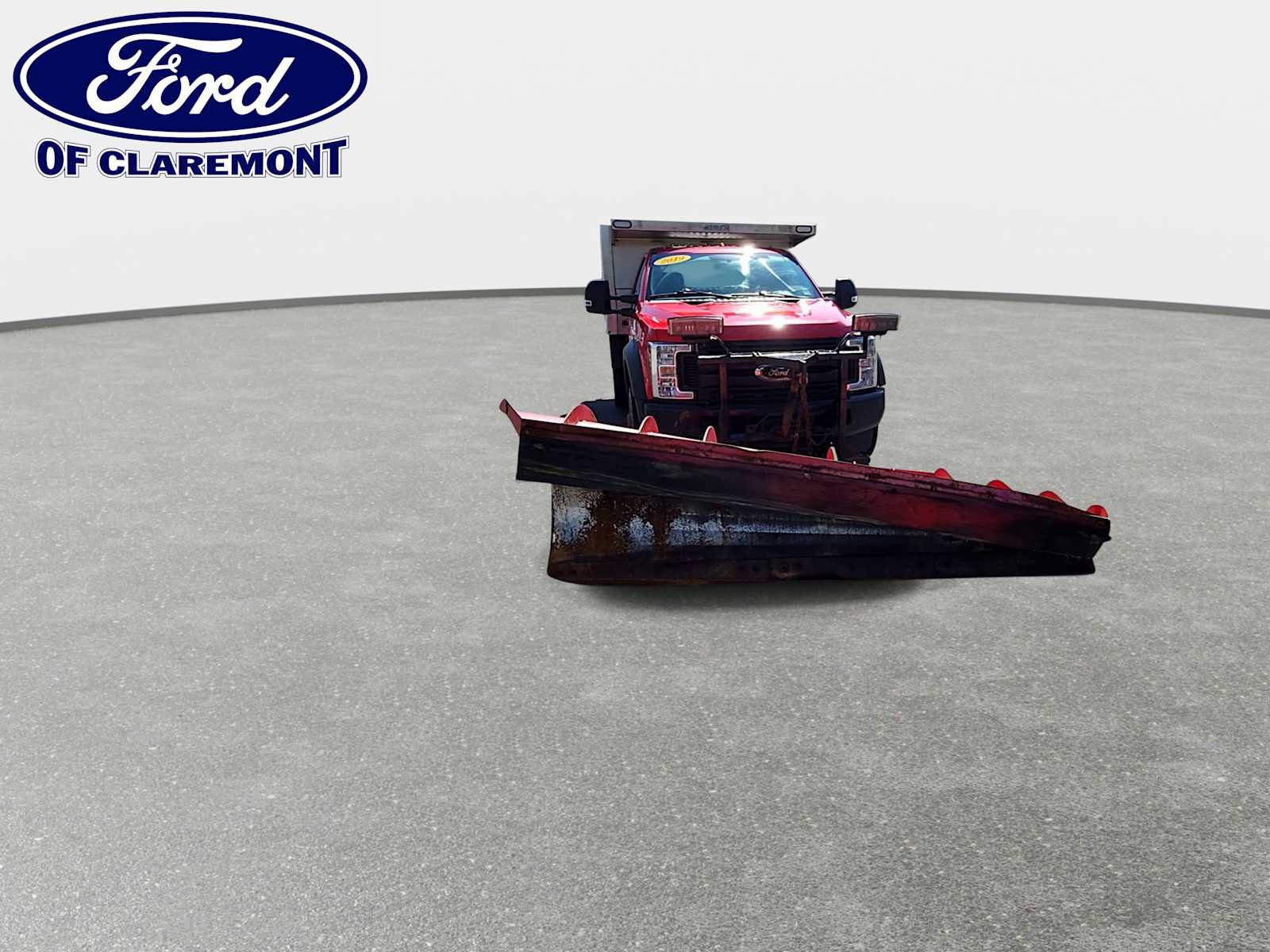 Used 2019 Ford F550 4x4 Regular Cab Super Duty image 2