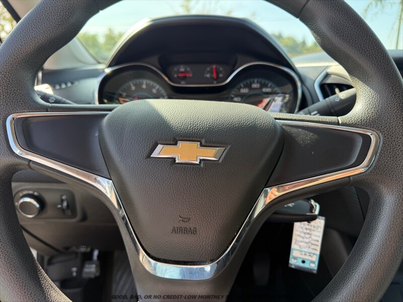 Used 2017 Chevrolet Cruze LS FWD image 25