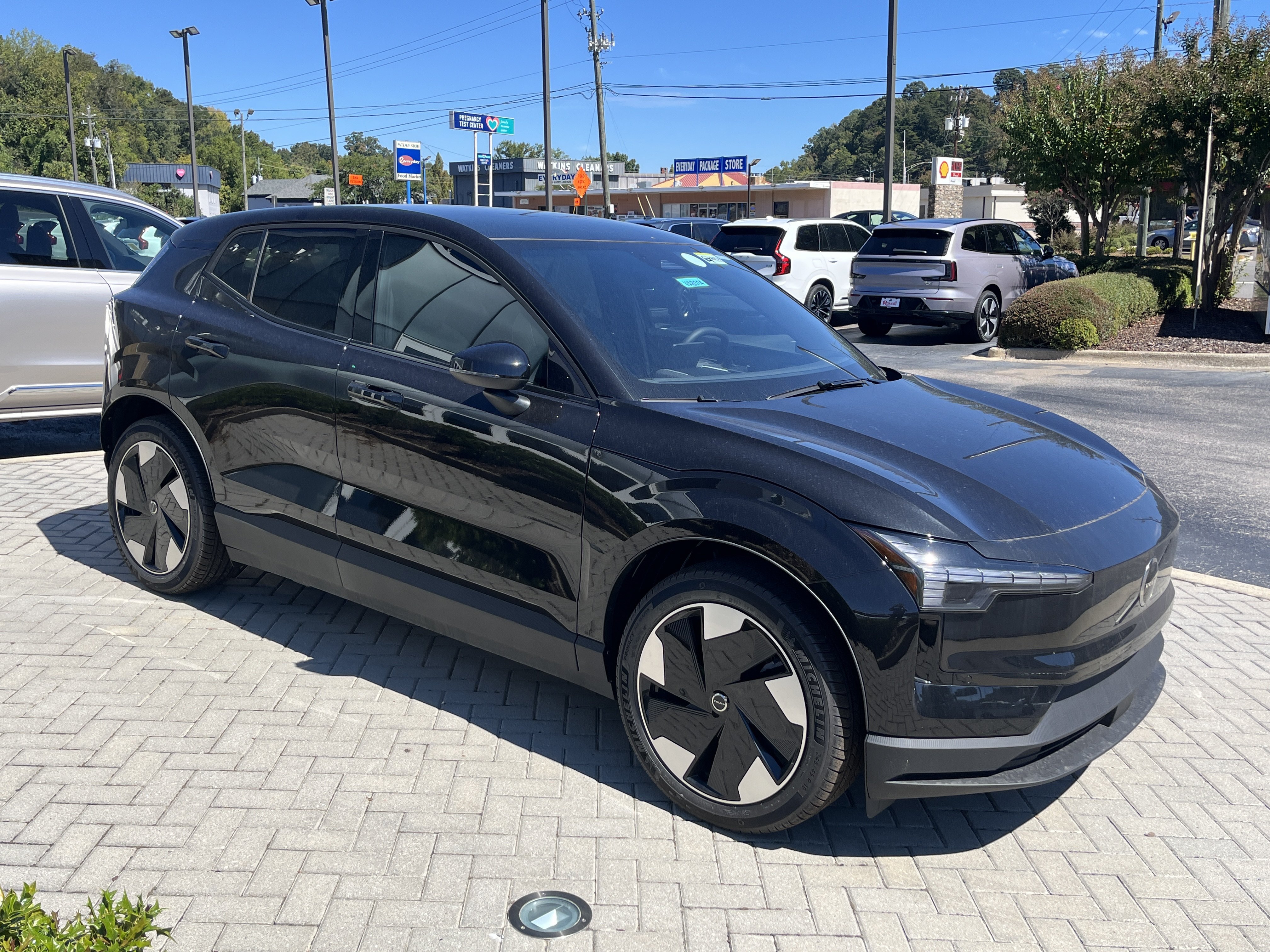 New 2026 Volvo EX30 Plus w/ Protection Package Premier AWD/4WD image 6