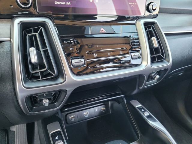 Certified 2023 Kia Sorento EX w/ Panoramic Sunroof Package FWD image 22