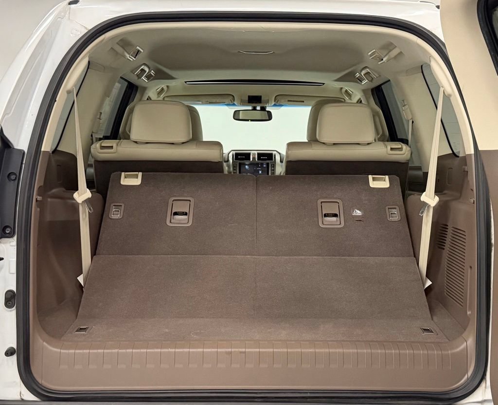 Used 2017 Lexus GX 460 AWD/4WD image 30