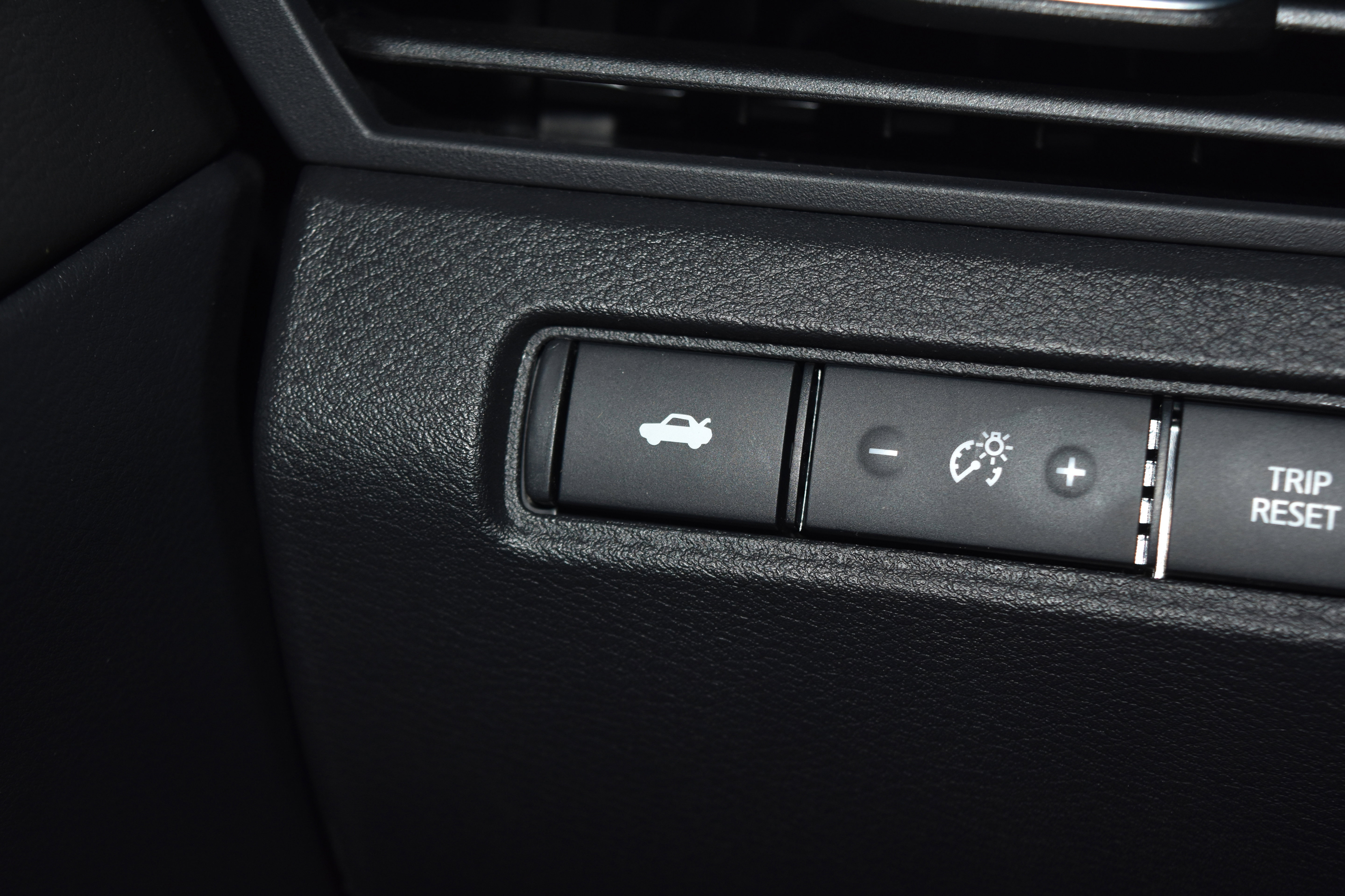 New 2026 Nissan Altima 2.5 SR FWD image 14