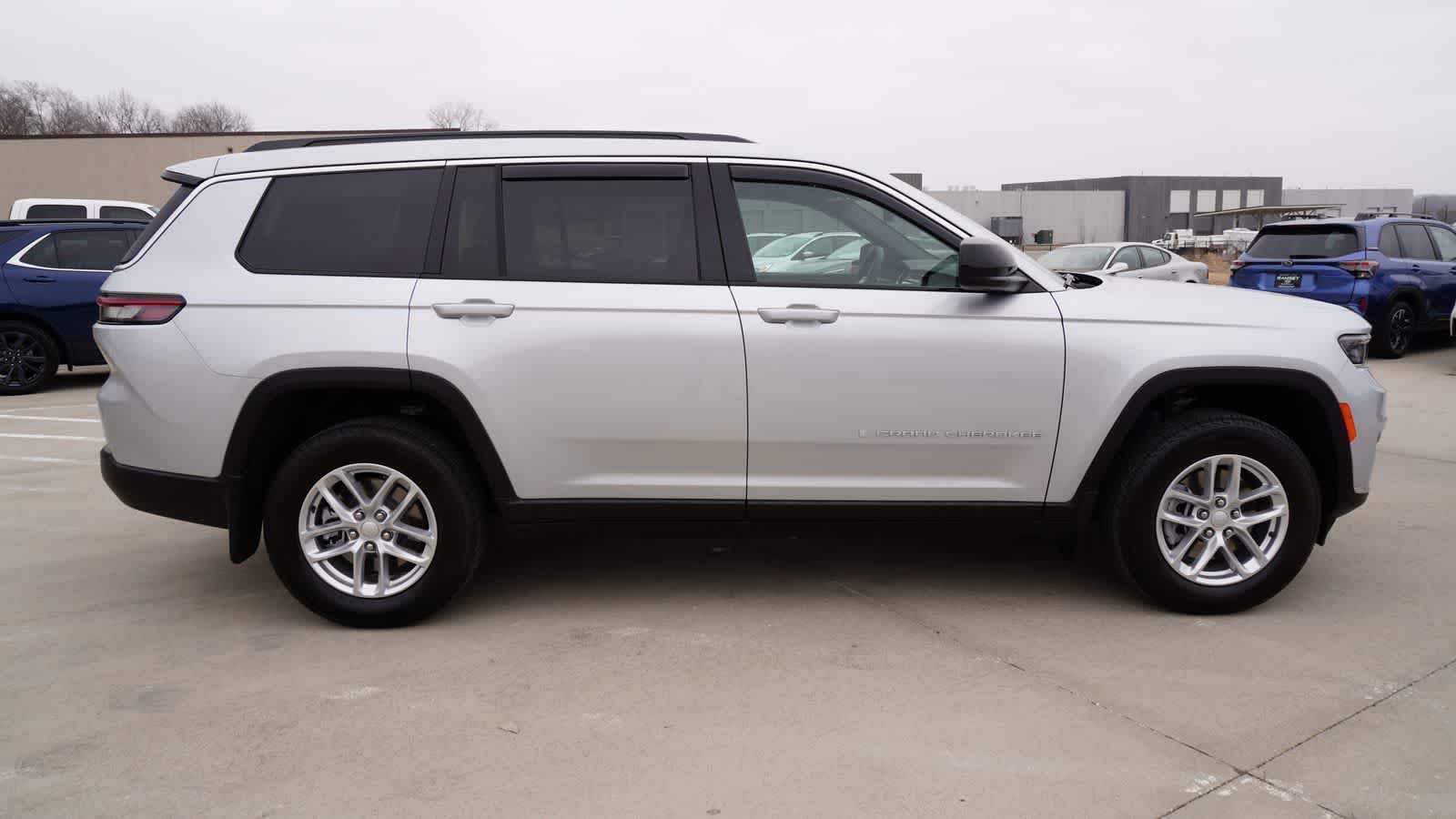 Used 2025 Jeep Grand Cherokee L Laredo w/ Luxury Tech Group I AWD/4WD image 7