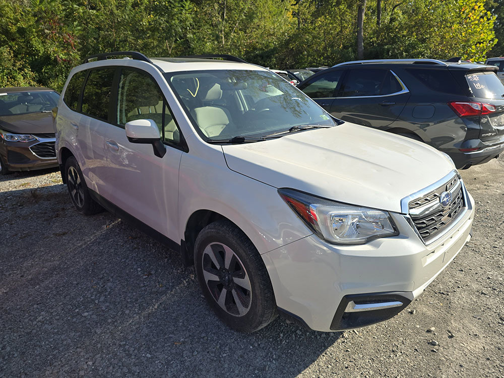 Used 2017 Subaru Forester 2.5i Premium w/ All-Weather Package image 4