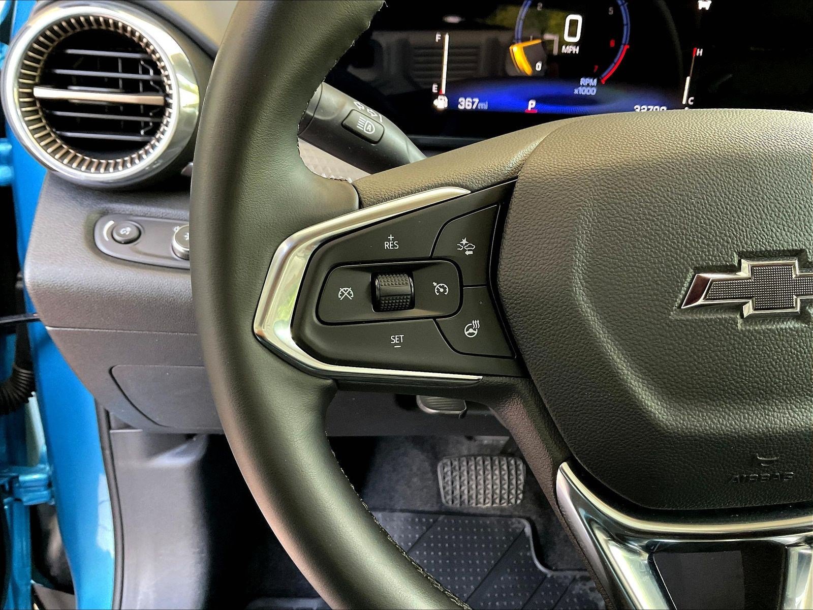 Used 2025 Chevrolet Trax ACTIV FWD image 11