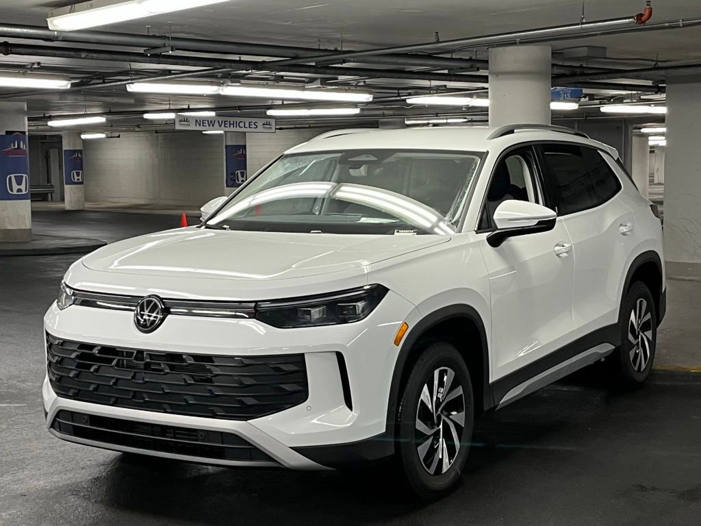 New 2025 Volkswagen Tiguan S image 3