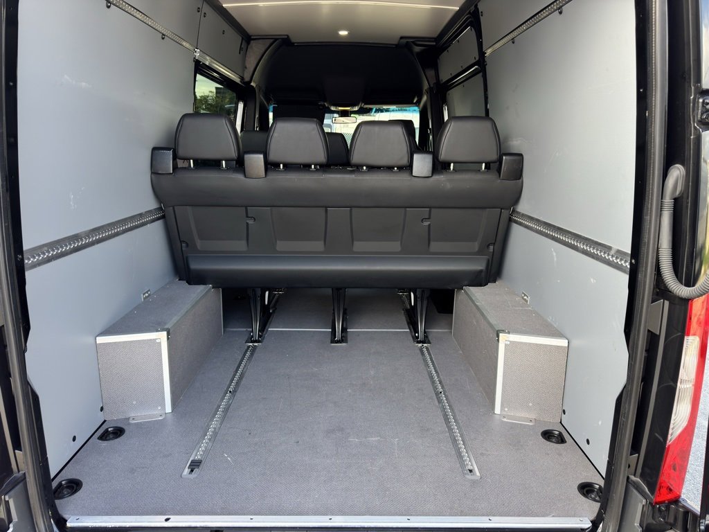 Used 2022 Mercedes-Benz Sprinter 144 Cargo image 23