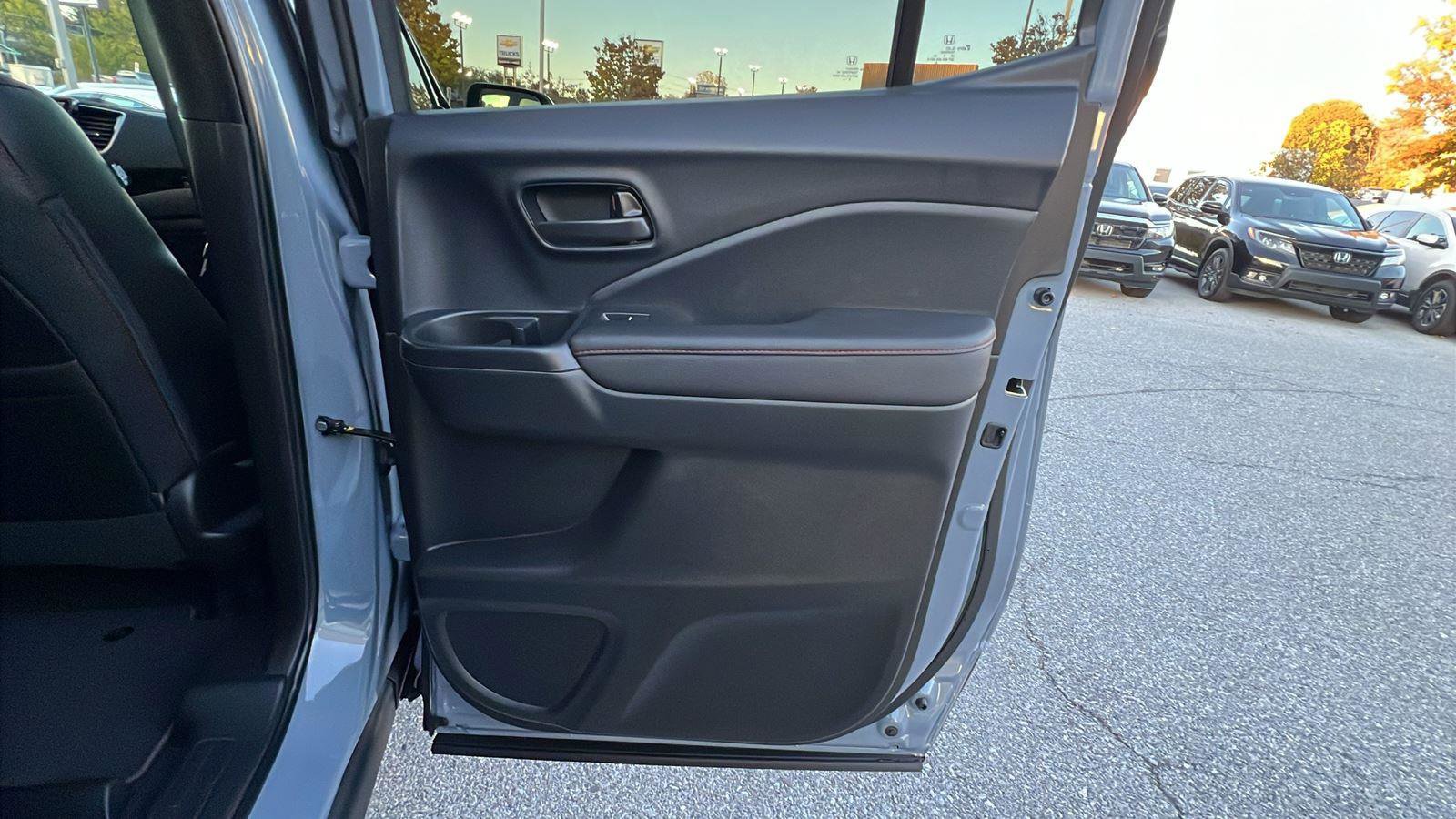 New 2026 Honda Ridgeline Black Edition image 14