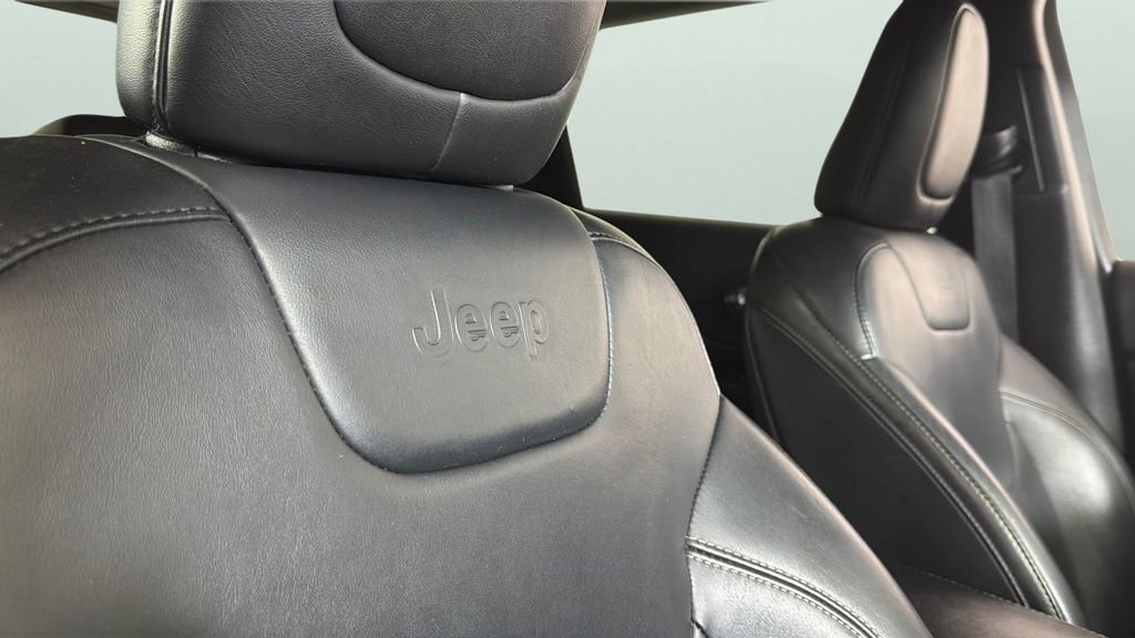 Used 2014 Jeep Cherokee Limited FWD image 34