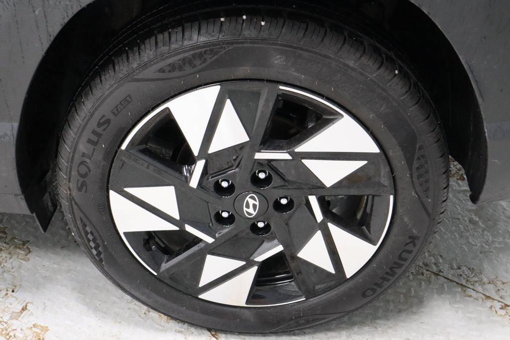 Certified 2025 Hyundai Kona SEL FWD image 19