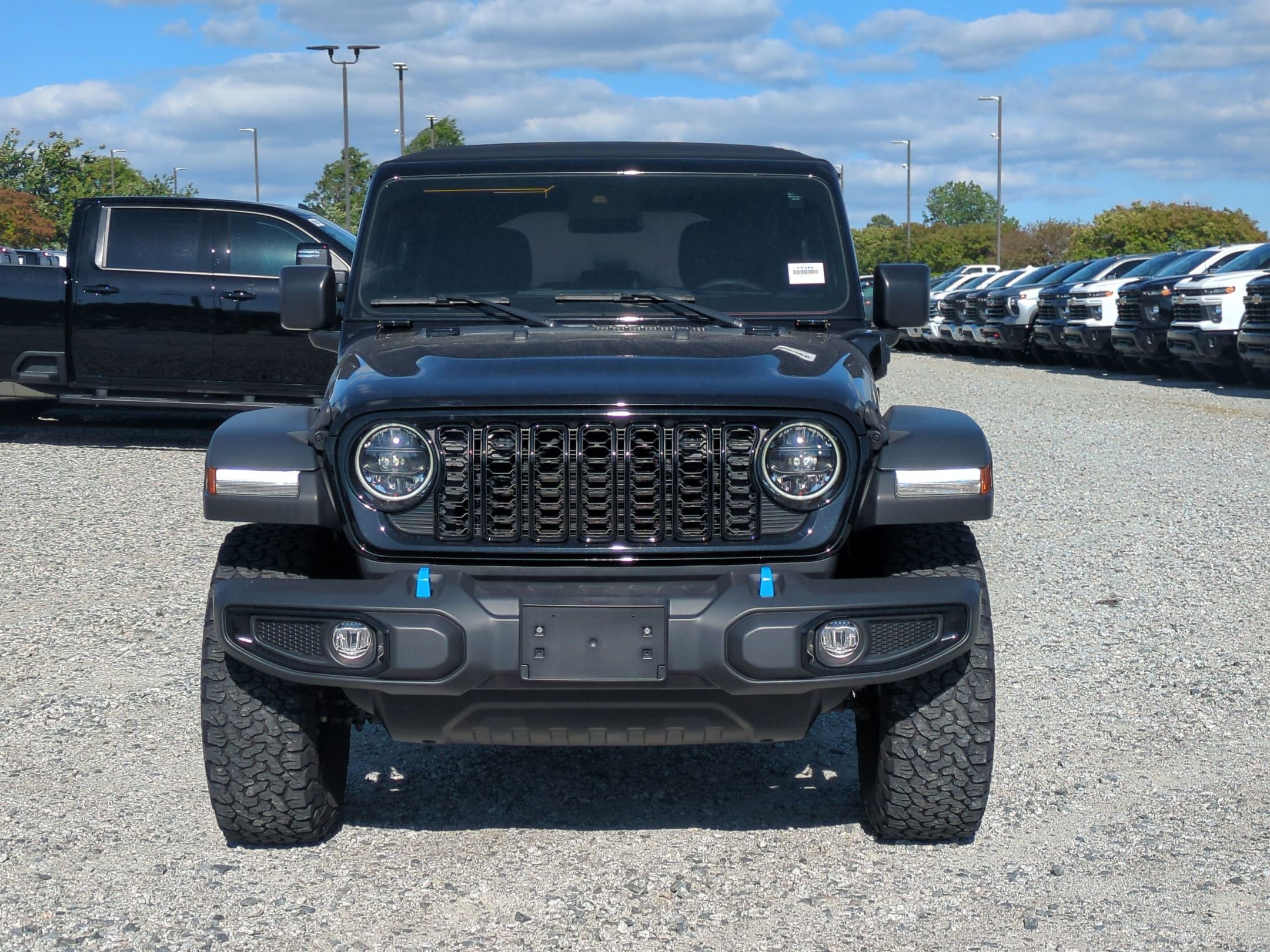 Used 2024 Jeep Wrangler Unlimited AWD/4WD image 3
