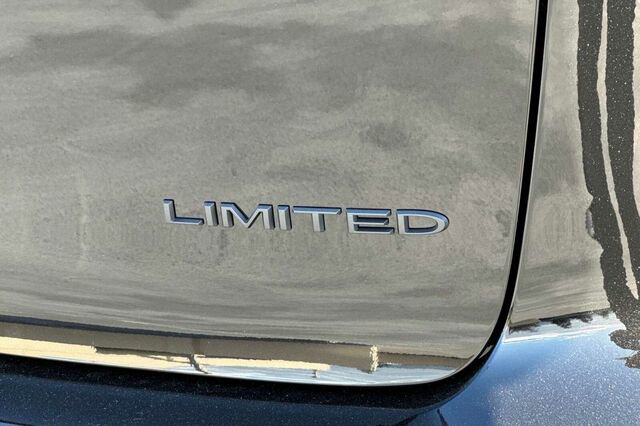 New 2026 Chrysler Pacifica Limited w/ S Appearance Package image 25