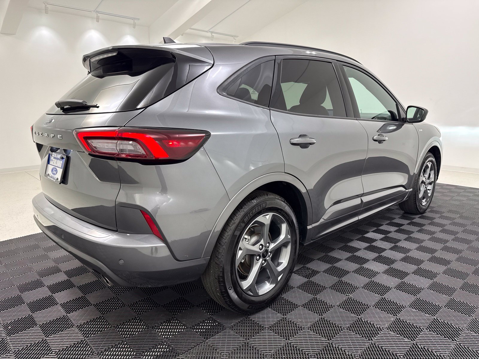 Used 2024 Ford Escape ST-Line w/ Tech Pack #1 FWD image 11