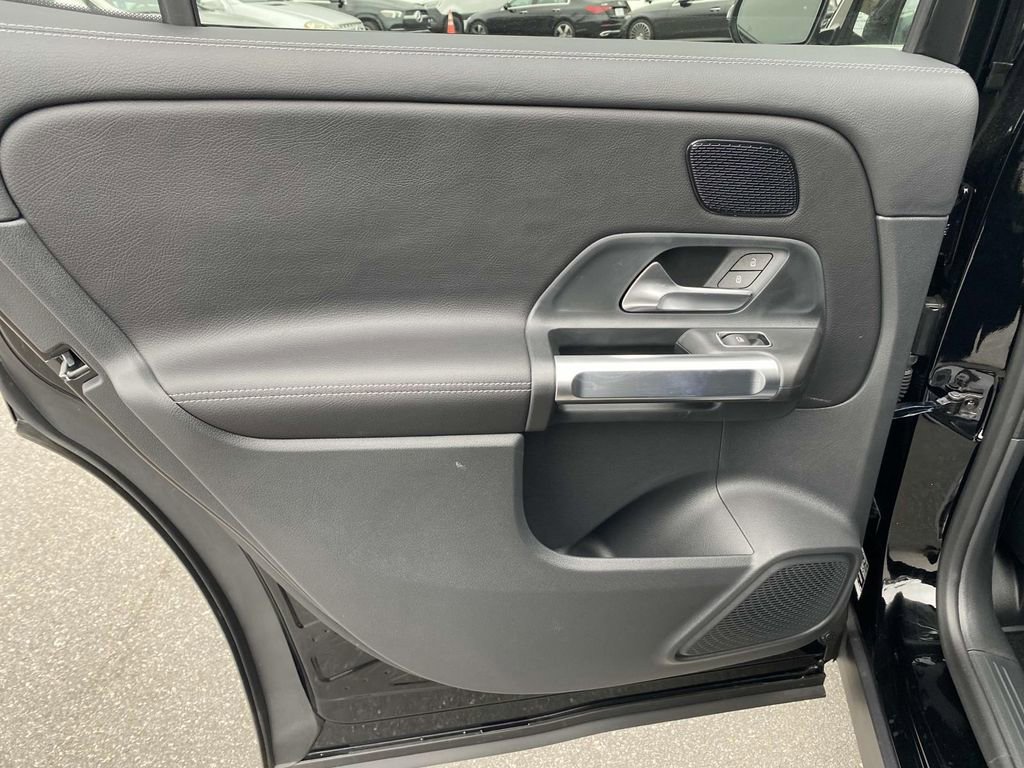 Certified 2025 Mercedes-Benz GLB 250 image 12