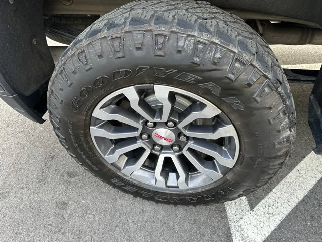 Used 2022 GMC Sierra 1500 AT4 w/ AT4 Premium Package AWD/4WD image 10