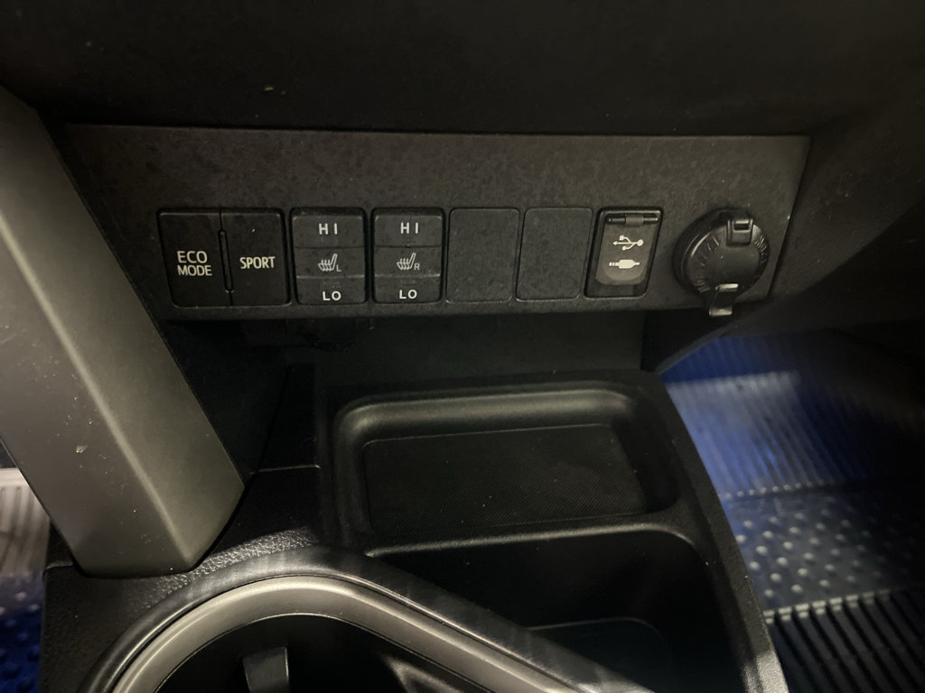 Used 2017 Toyota RAV4 Platinum w/ All Weather Liner Package AWD/4WD image 26