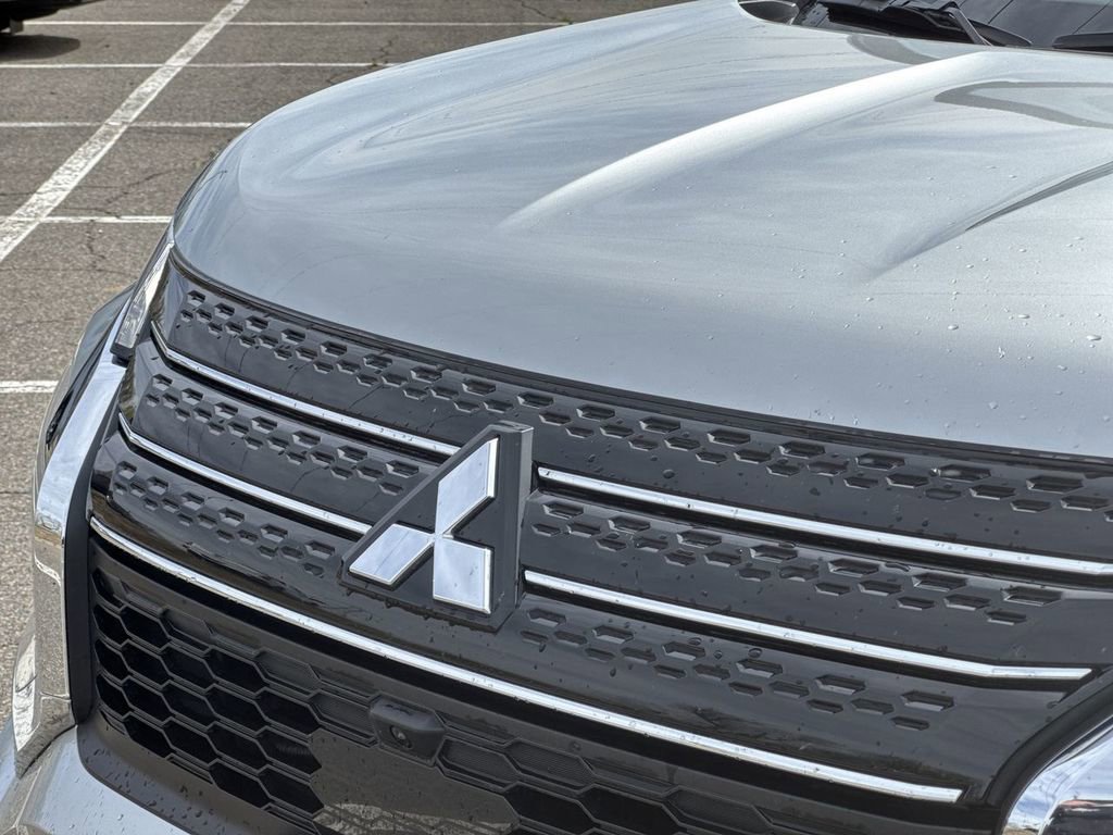 Used 2024 Mitsubishi Outlander SE Black Edition AWD/4WD image 31