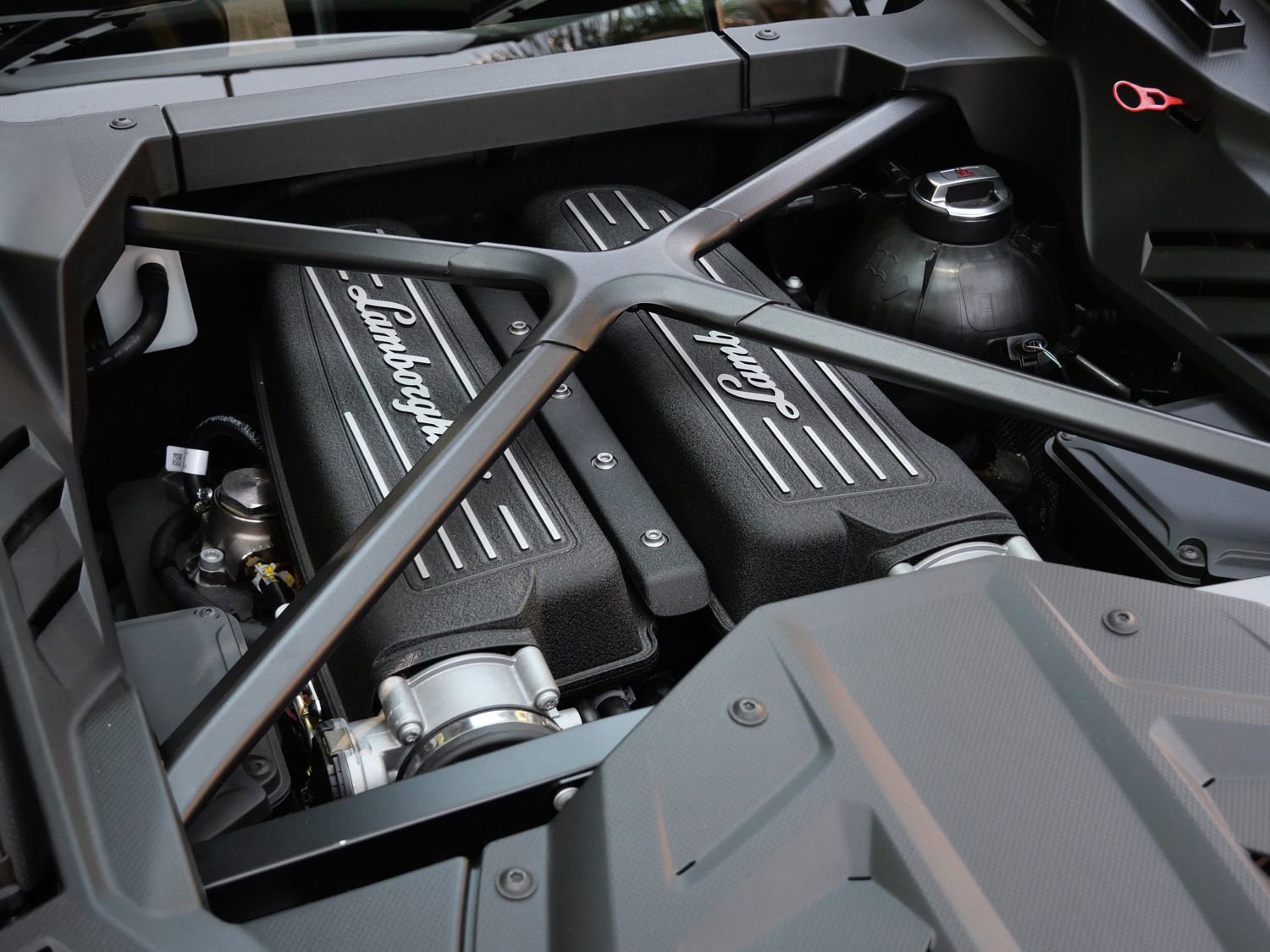 Used 2023 Lamborghini Huracan EVO RWD image 21