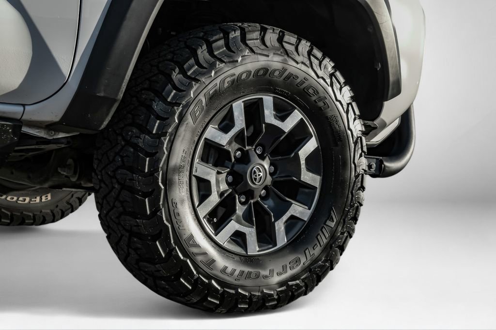 Used 2023 Toyota Tacoma TRD Off-Road image 59