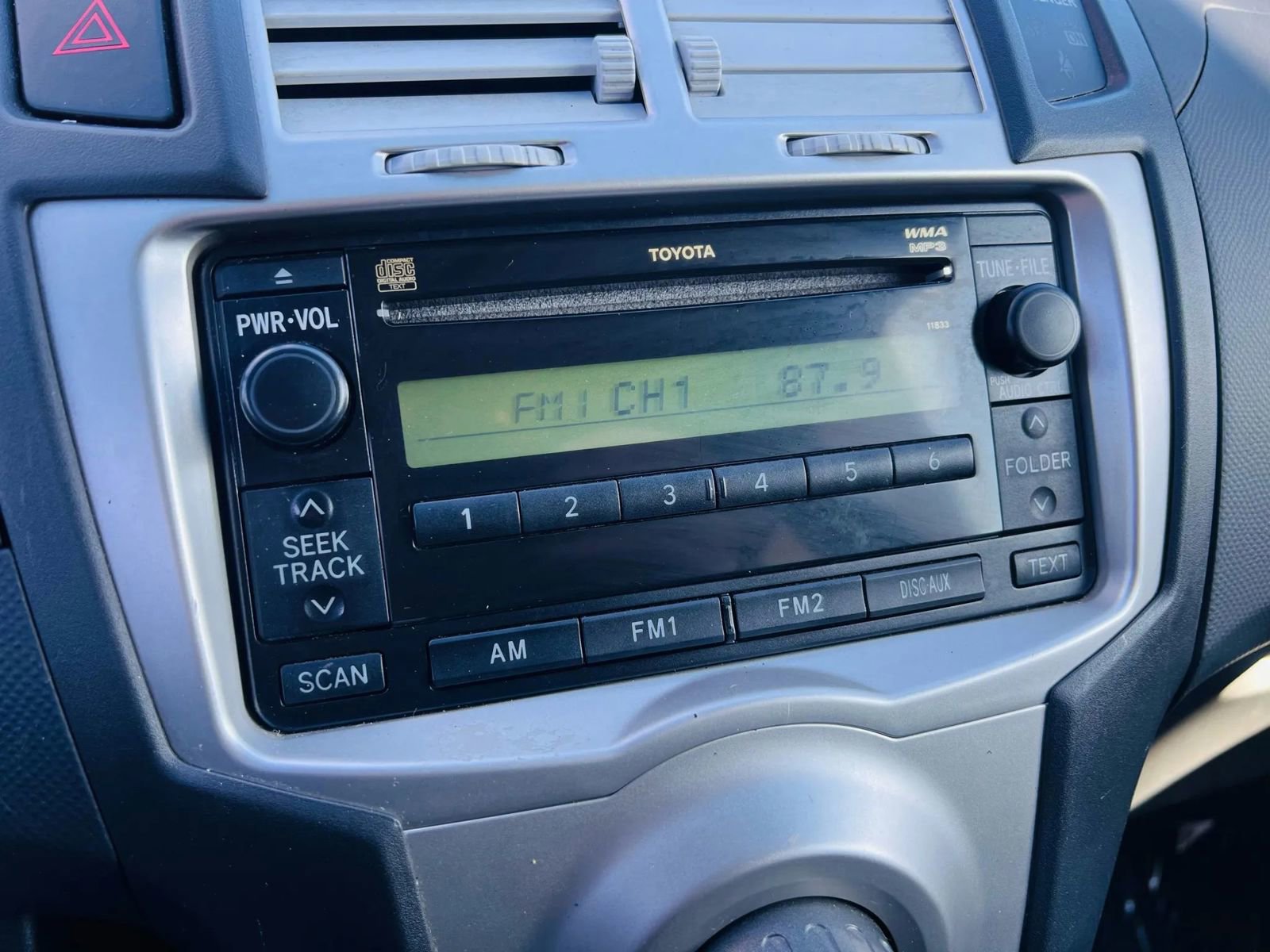 Used 2008 Toyota Yaris 2-Door Hatchback image 26