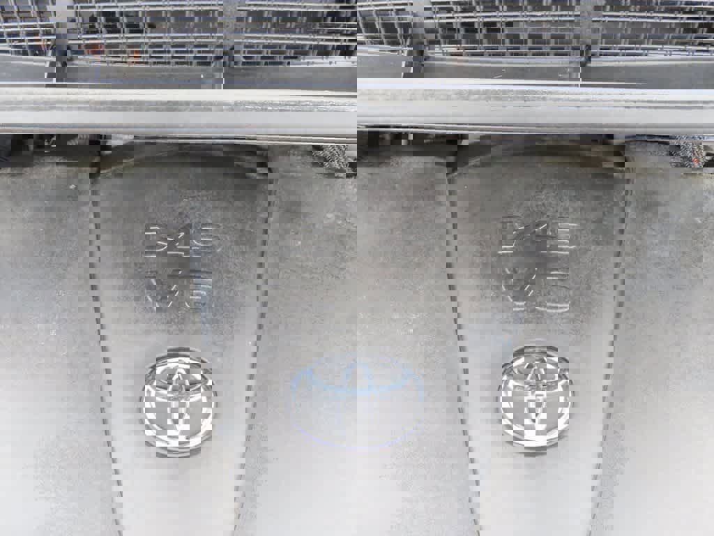 Used 2017 Toyota Sienna SE image 11