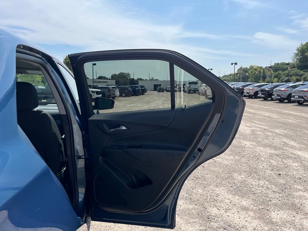 Used 2024 Chevrolet Equinox LT AWD/4WD image 32