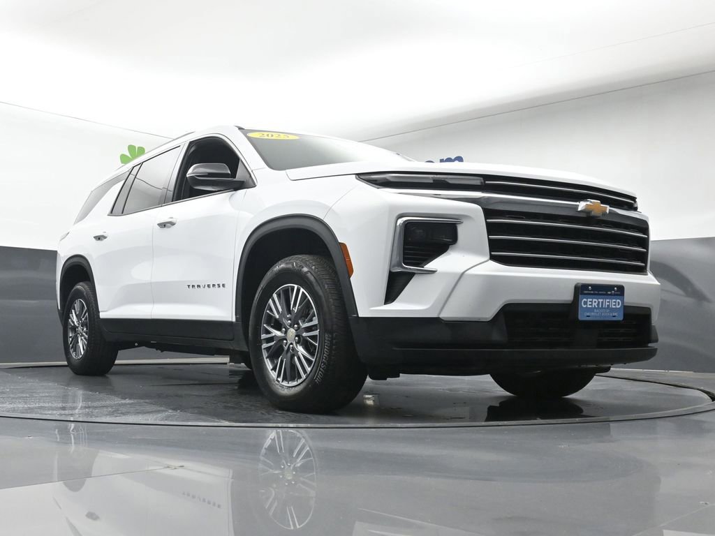 Certified 2025 Chevrolet Traverse LT image 25