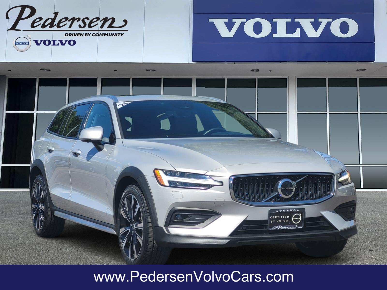 Certified 2024 Volvo V60 B5 Cross Country Ultimate w/ Protection Package Premier AWD/4WD image 1
