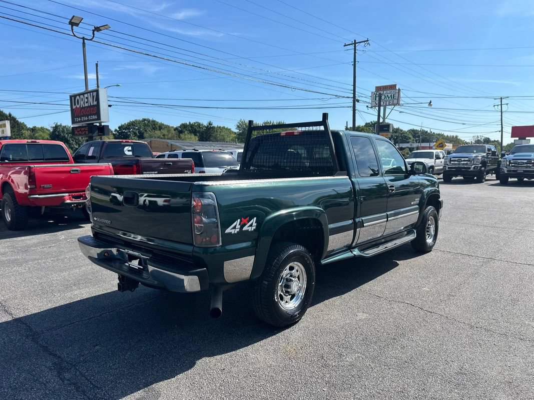 Used 2006 Chevrolet Silverado 2500 LT w/ Heavy-Duty Power Package AWD/4WD image 3
