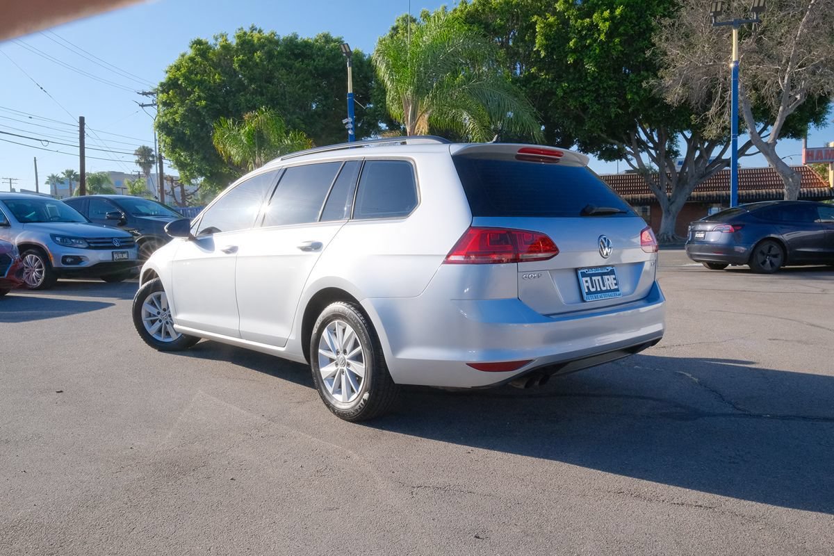 Used 2016 Volkswagen Golf SE FWD image 4