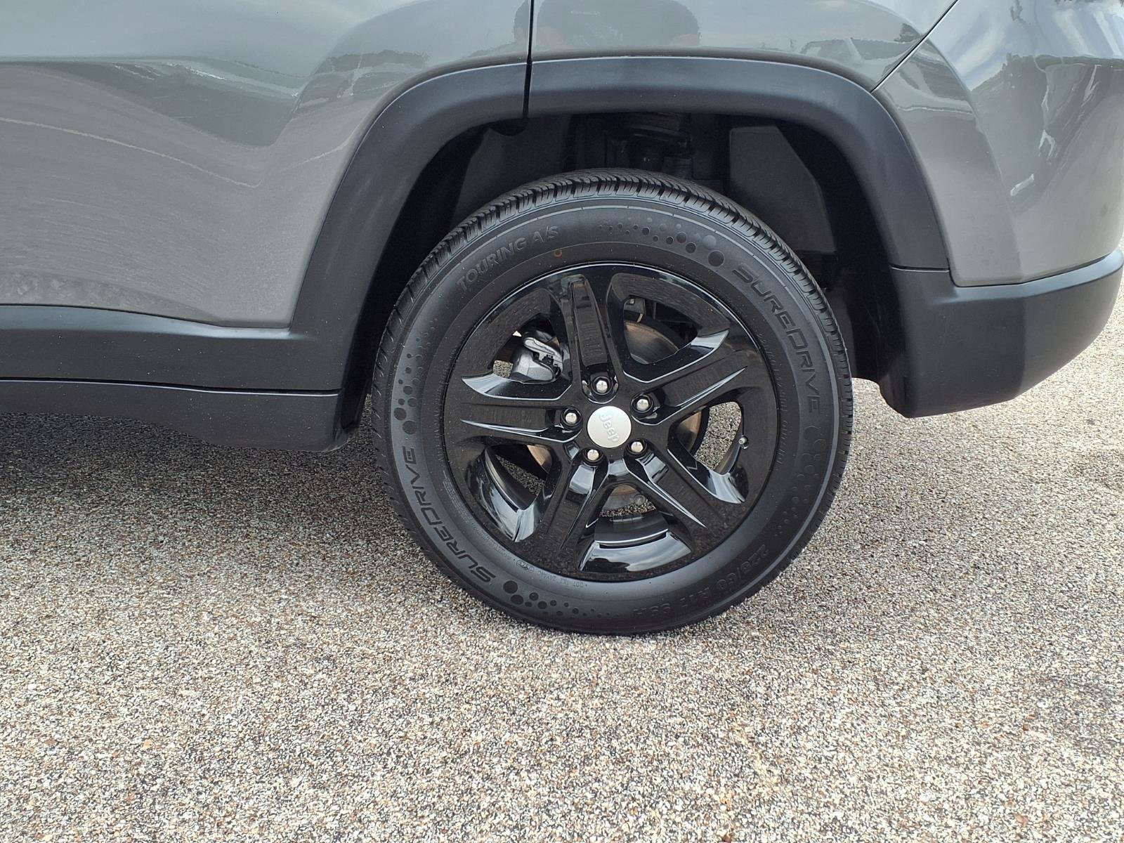 Used 2024 Jeep Compass Latitude AWD/4WD image 24
