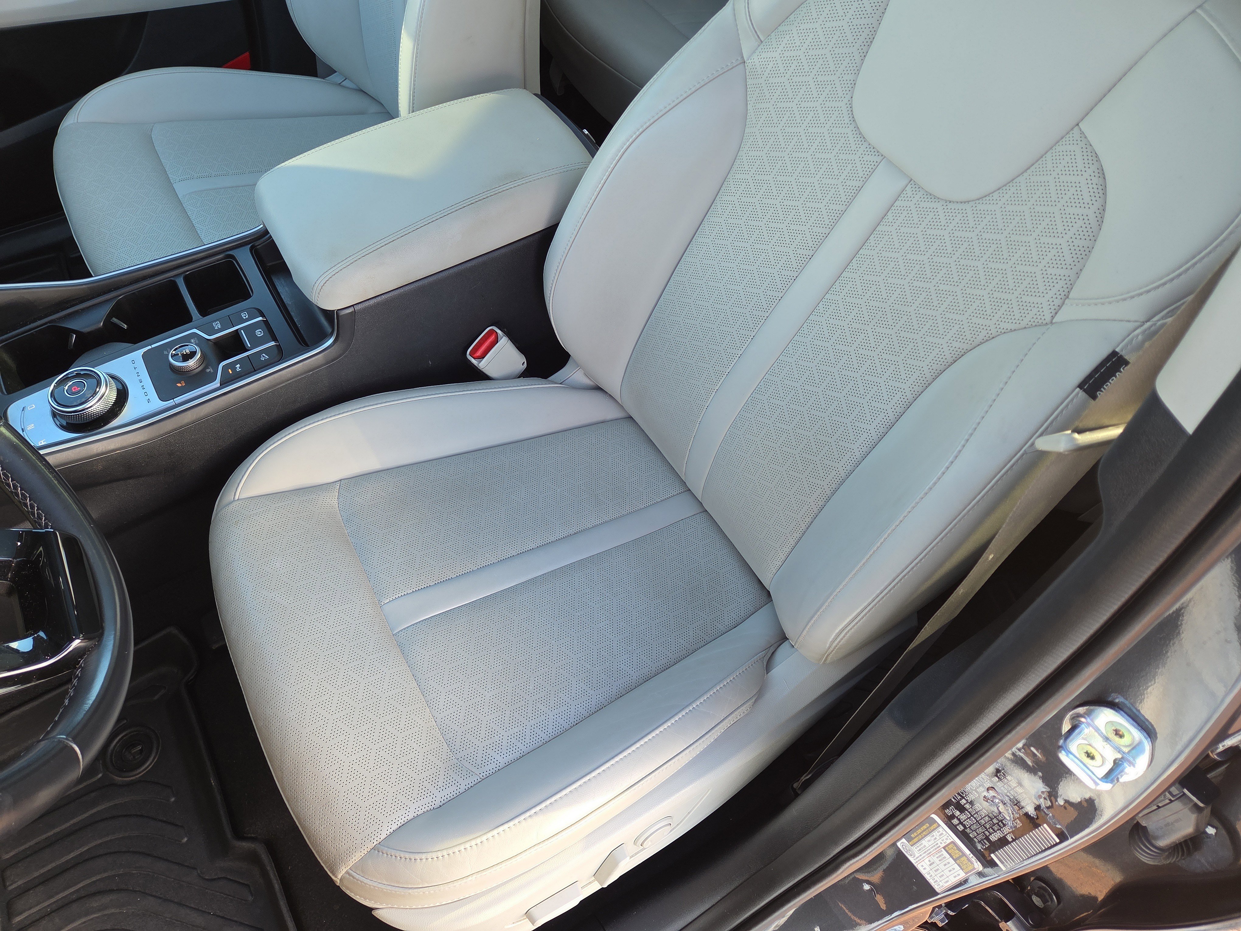 Used 2022 Kia Sorento EX w/ Panoramic Sunroof Package image 13